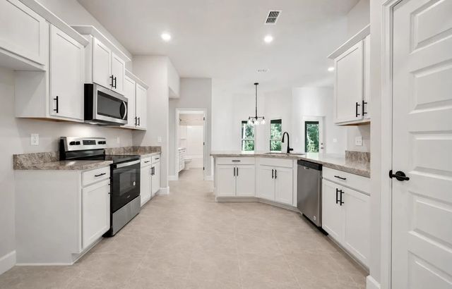 4 of 25 - 372 Sw Feldman Avenue, Port St. Lucie, FL