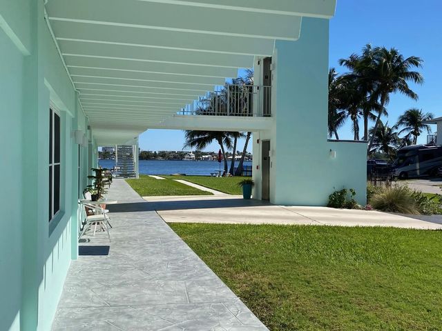 4 of 29 - 219 Lakeview 102 Avenue #102, Lantana, FL