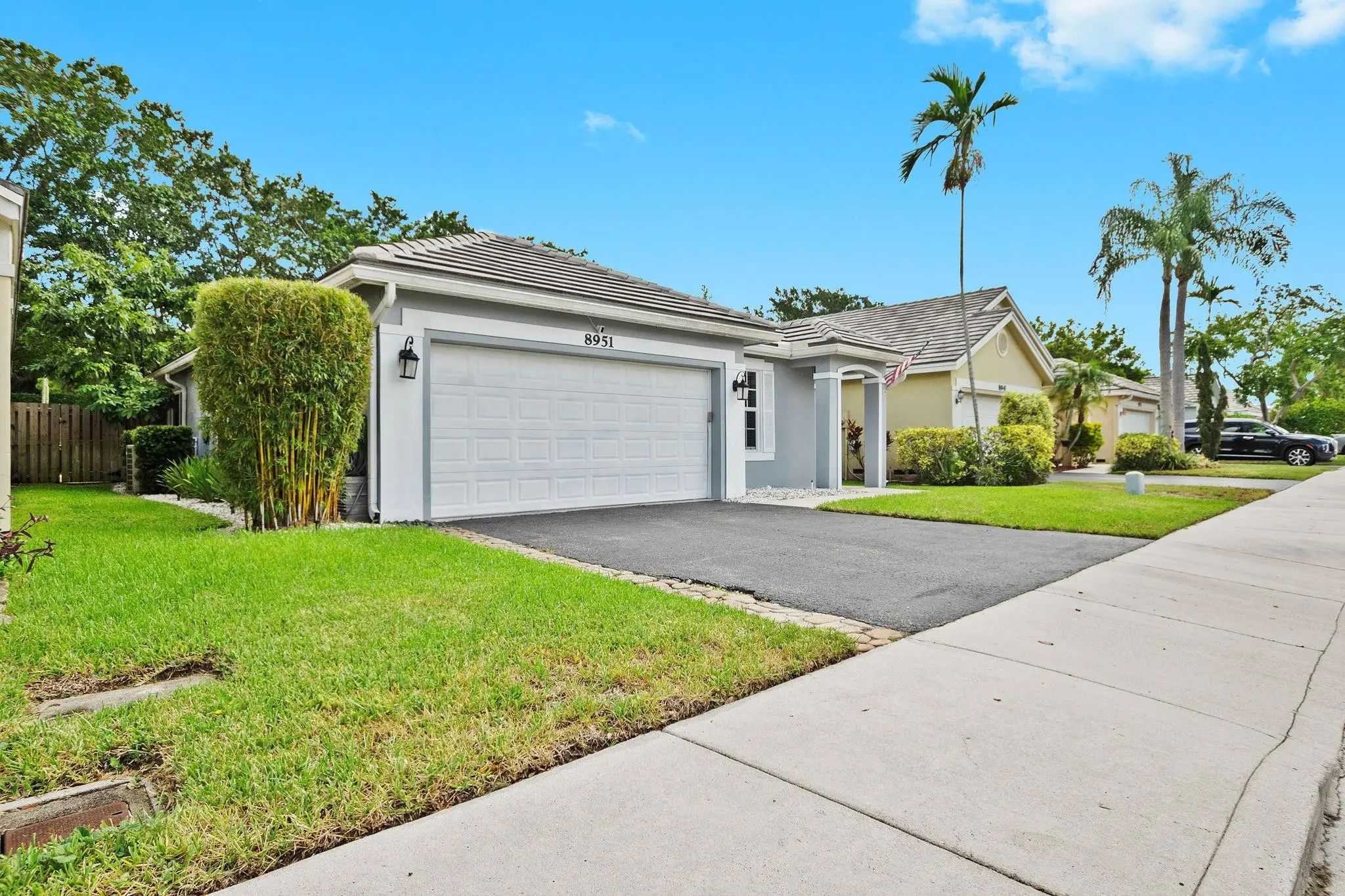 8951 Lake Park Circle, Davie