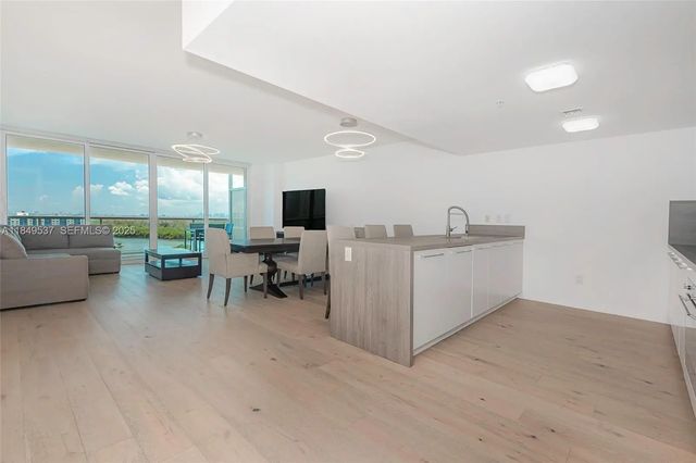400 Sunny Isles Boulevard #1819 One Level, Sunny Isles Beach