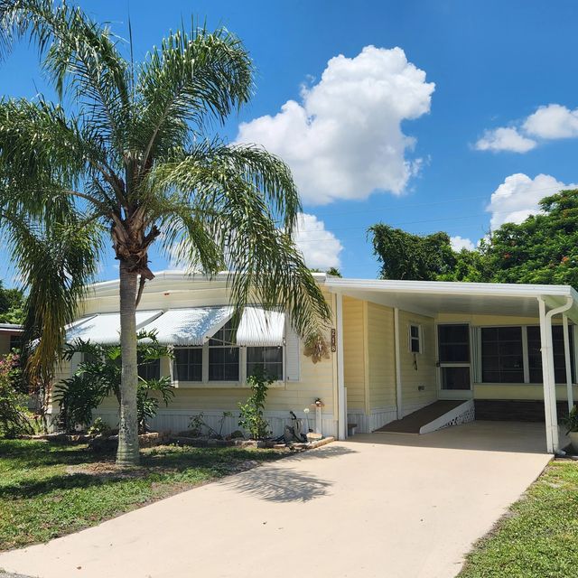 2 of 97 - 218 W Caribbean, Port St. Lucie, FL