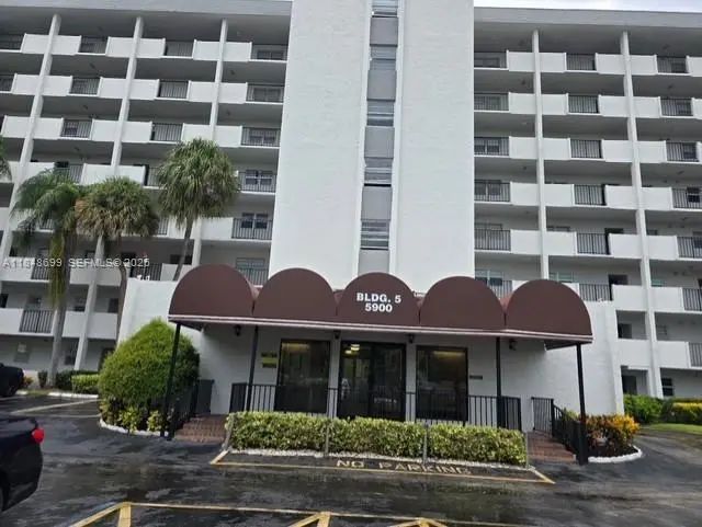 5900 Nw 44th Street #701, Lauderhill