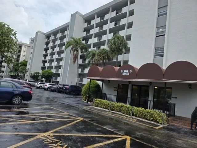 3 of 30 - 5900 Nw 44th Street #701, Lauderhill, FL