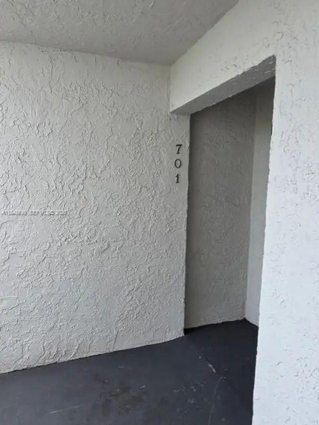 4 of 30 - 5900 Nw 44th Street #701, Lauderhill, FL