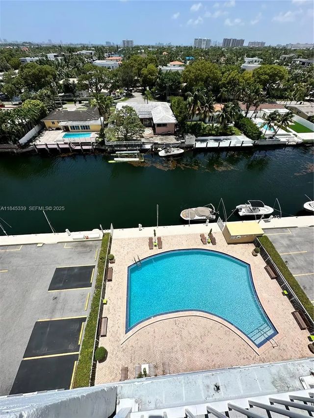 2020 Ne 135th Street #807, North Miami