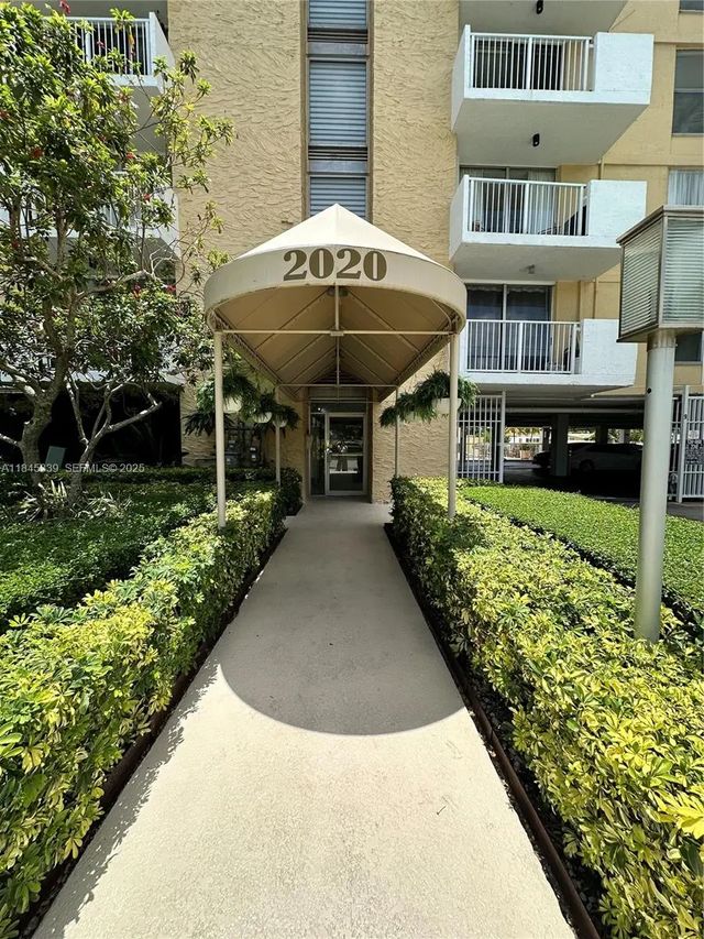 4 of 22 - 2020 Ne 135th Street #807, North Miami, FL