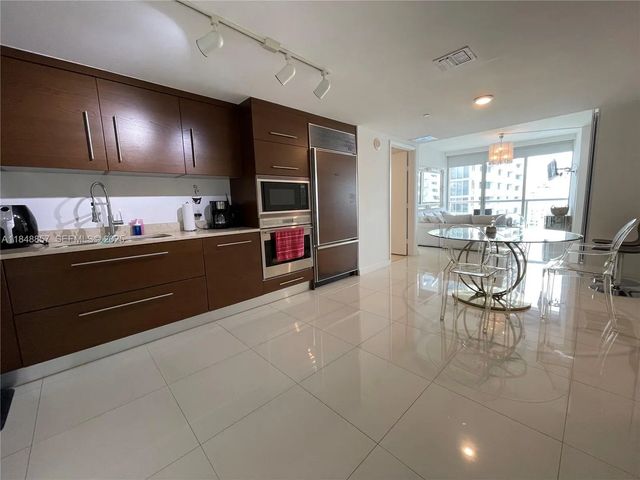 2 of 18 - 485 Brickell Avenue #3711, Miami, FL
