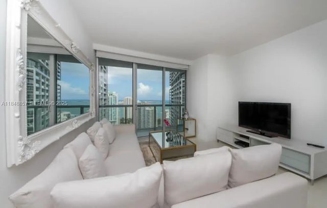 5 of 18 - 485 Brickell Avenue #3711, Miami, FL