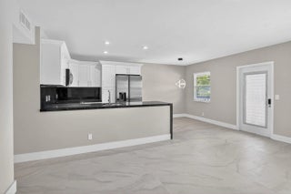 Photo of Listing #F10517781