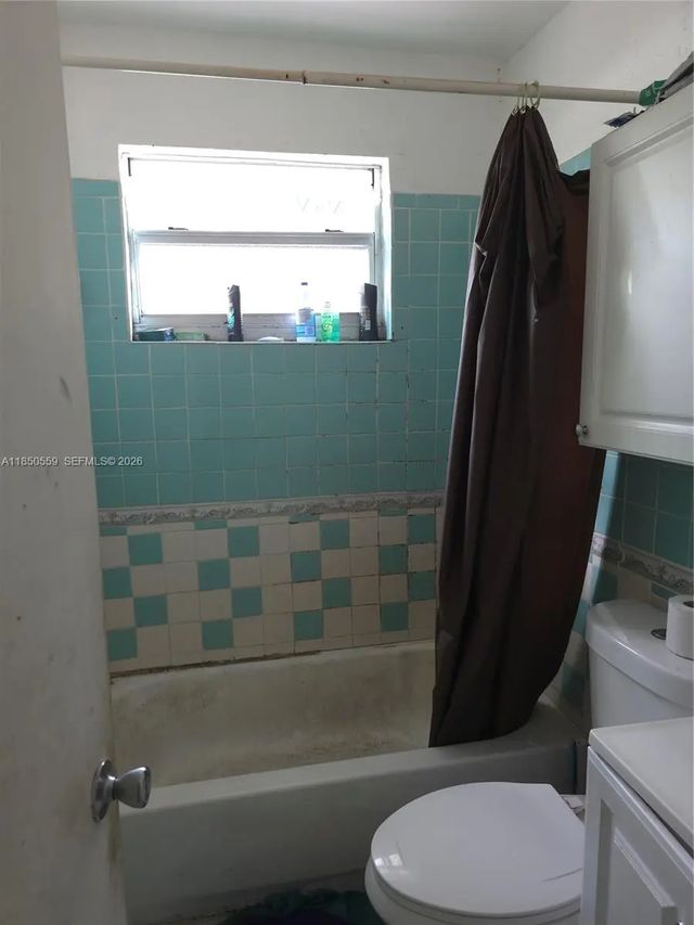 4 of 14 - 163 Nw 18th Court, Miami, FL