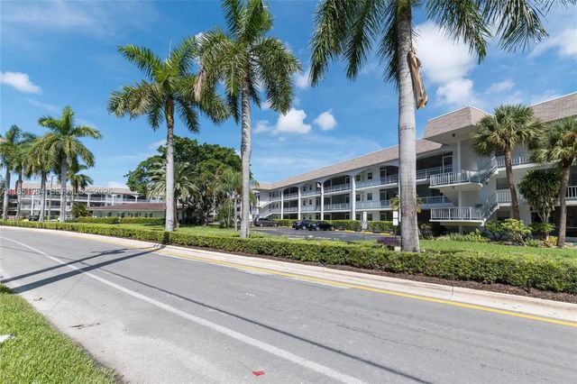581 Blue Heron Drive #301-b, Hallandale Beach