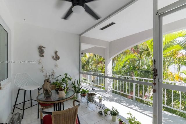 4 of 26 - 581 Blue Heron Drive #301-b, Hallandale Beach, FL