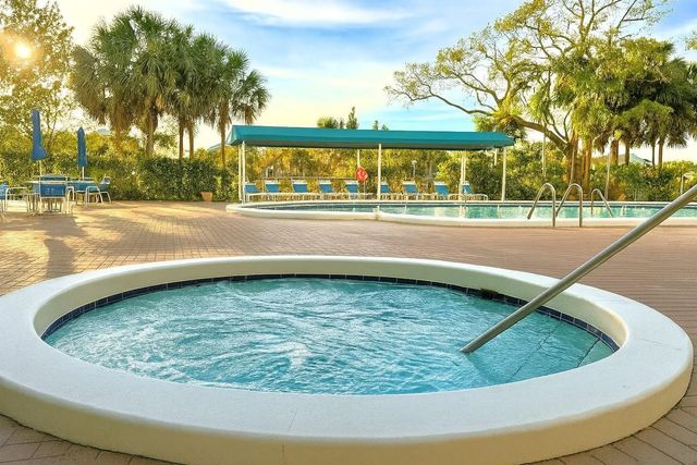 2 of 28 - 4001 Hillcrest Drive #407, Hollywood, FL