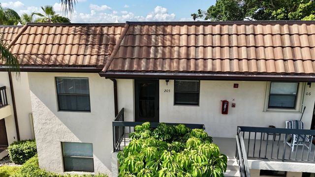 2 of 46 - 7214 Golf Colony Court #205, Lake Worth, FL