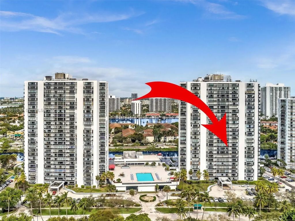 3675 N Country Club Drive #707, Aventura
