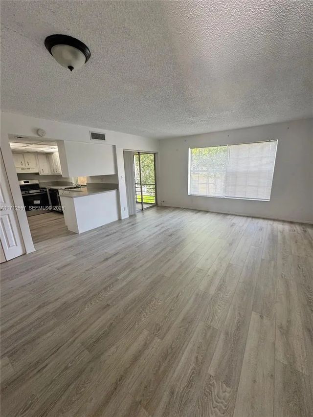 3 of 20 - 4241 Nw 19th Street #170, Lauderhill, FL