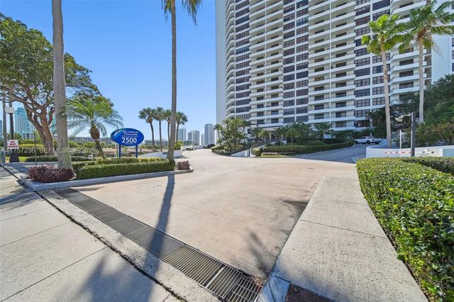 2500 Parkview Drive #812, Hallandale Beach