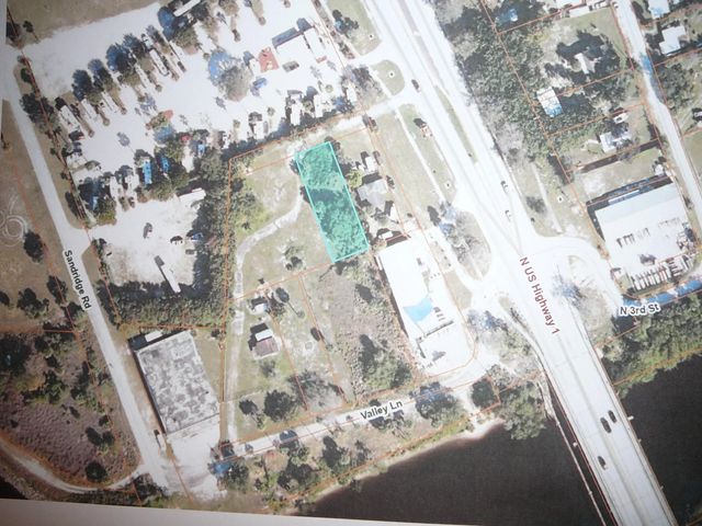 2 of 3 - 904 Valley Lane, Fort Pierce, FL