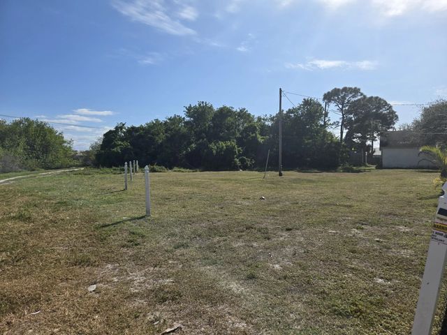 2 of 3 - 0 Se Primrose Way, Port Salerno, FL