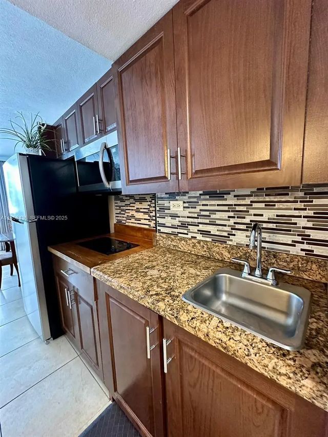 3 of 26 - 19201 Collins Avenue #108, Sunny Isles Beach, FL