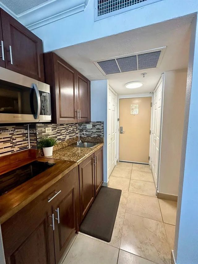 4 of 26 - 19201 Collins Avenue #108, Sunny Isles Beach, FL