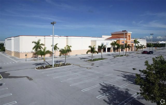 4 of 24 - 17355 Nw 59th Avenue, Hialeah, FL