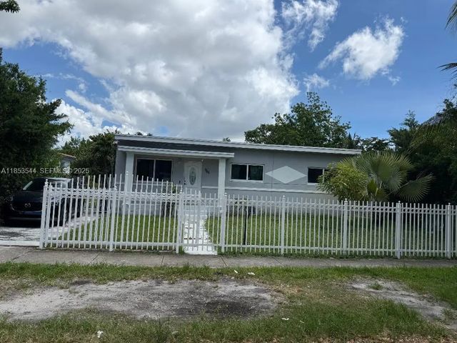 985 Ne 146th Street, North Miami