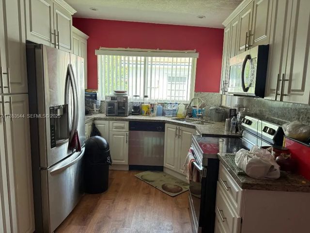4 of 13 - 985 Ne 146th Street, North Miami, FL