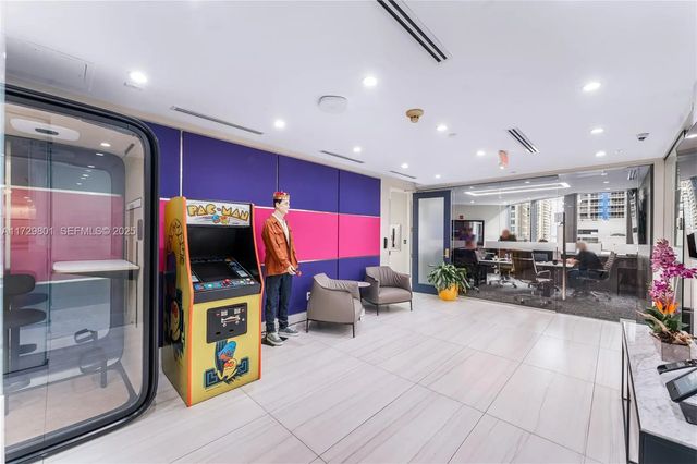 1200 Brickell Avenue #950-a, Miami