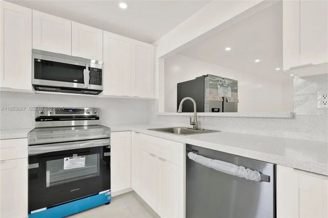 8320 Sands Point Boulevard #m107, Tamarac