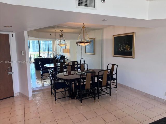 3 of 22 - 1000 Island Boulevard #1508, Aventura, FL