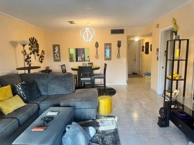 4270 Nw 40th Street #306, Lauderdale Lakes