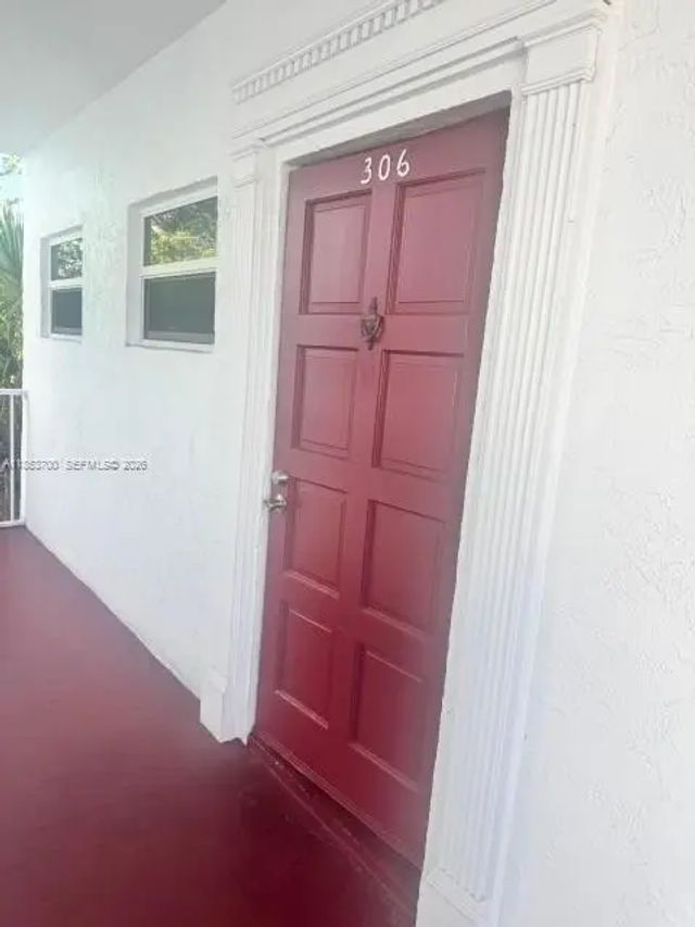 2 of 14 - 4270 Nw 40th Street #306, Lauderdale Lakes, FL