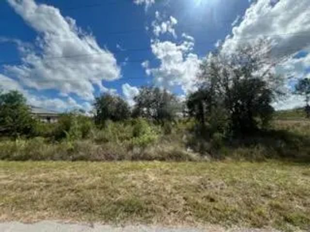 1928 Vesper Court, Lehigh Acres