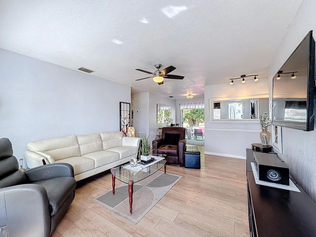 5 of 41 - 6293 Nw 27th Street, Margate, FL