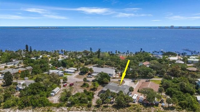 3 of 9 - 11099 Ridge Avenue, Fort Pierce, FL