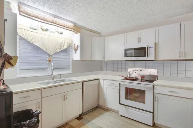 4 of 9 - 11099 Ridge Avenue, Fort Pierce, FL