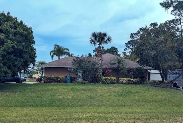 3 of 18 - 2312 Sw Kent Circle, Port St. Lucie, FL