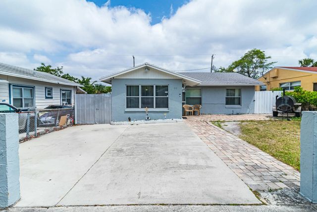 2 of 27 - 513 El Vedado, West Palm Beach, FL