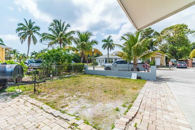 5 of 27 - 513 El Vedado, West Palm Beach, FL