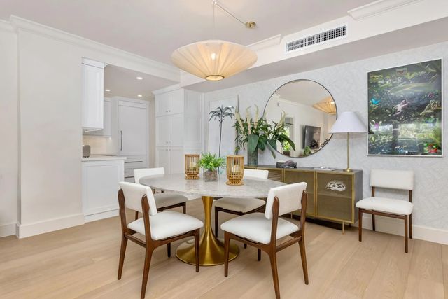 5 of 17 - 250 Bradley Place #307, Palm Beach, FL