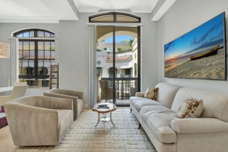 Photo of Listing #R11078903