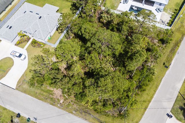 3 of 25 - 5489 Nw Brent Court, Port St. Lucie, FL