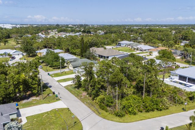 5 of 25 - 5489 Nw Brent Court, Port St. Lucie, FL