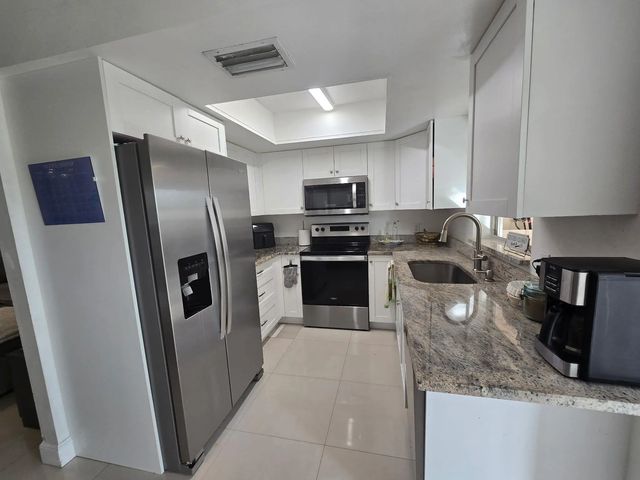 4 of 12 - 5110 Michigan Avenue #11b, West Palm Beach, FL