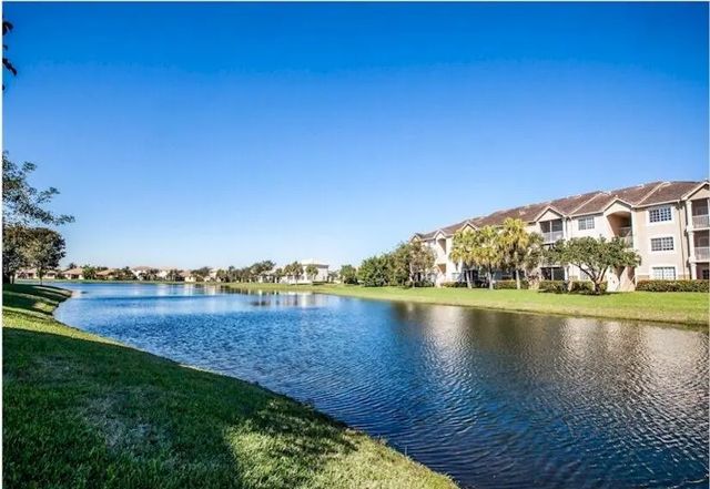 4 of 6 - 8935 Okeechobee Boulevard #204, West Palm Beach, FL