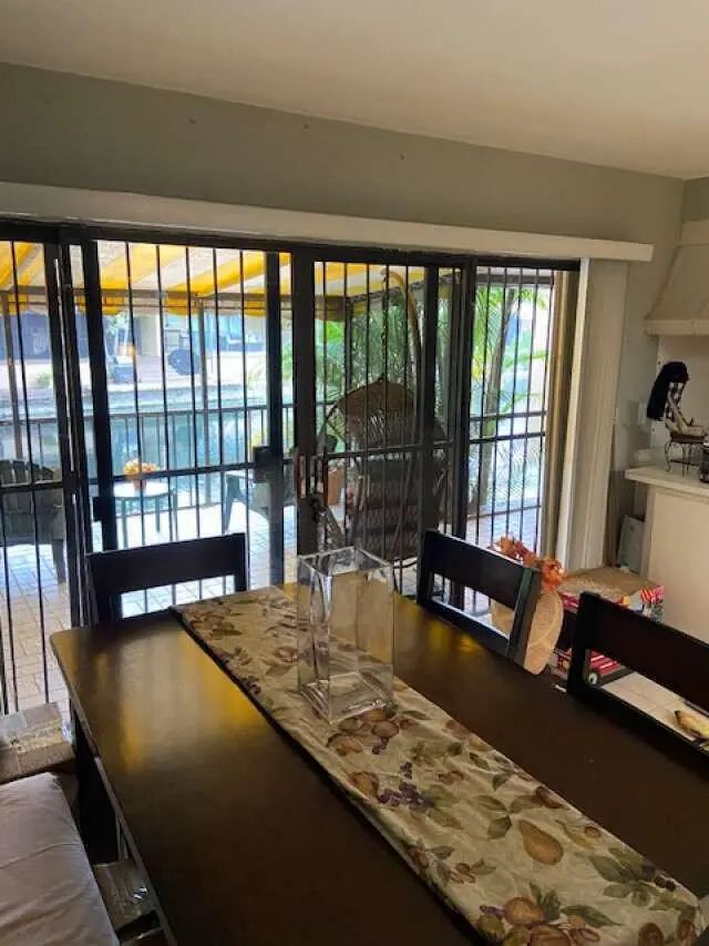 3 of 12 - 16023 Kingsmoor Way, Miami Lakes, FL