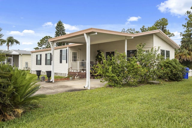 1657 Elkhart Circle, Tavares