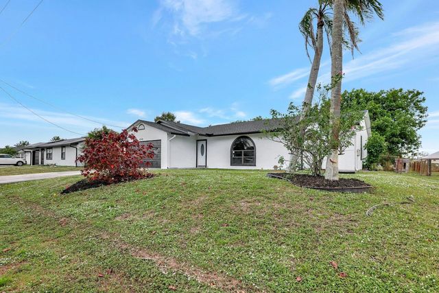 654 Sw Pueblo Terrace, Port St. Lucie