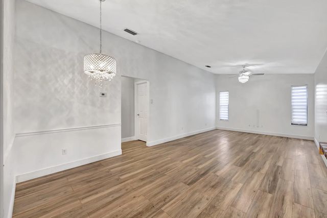 3 of 41 - 654 Sw Pueblo Terrace, Port St. Lucie, FL
